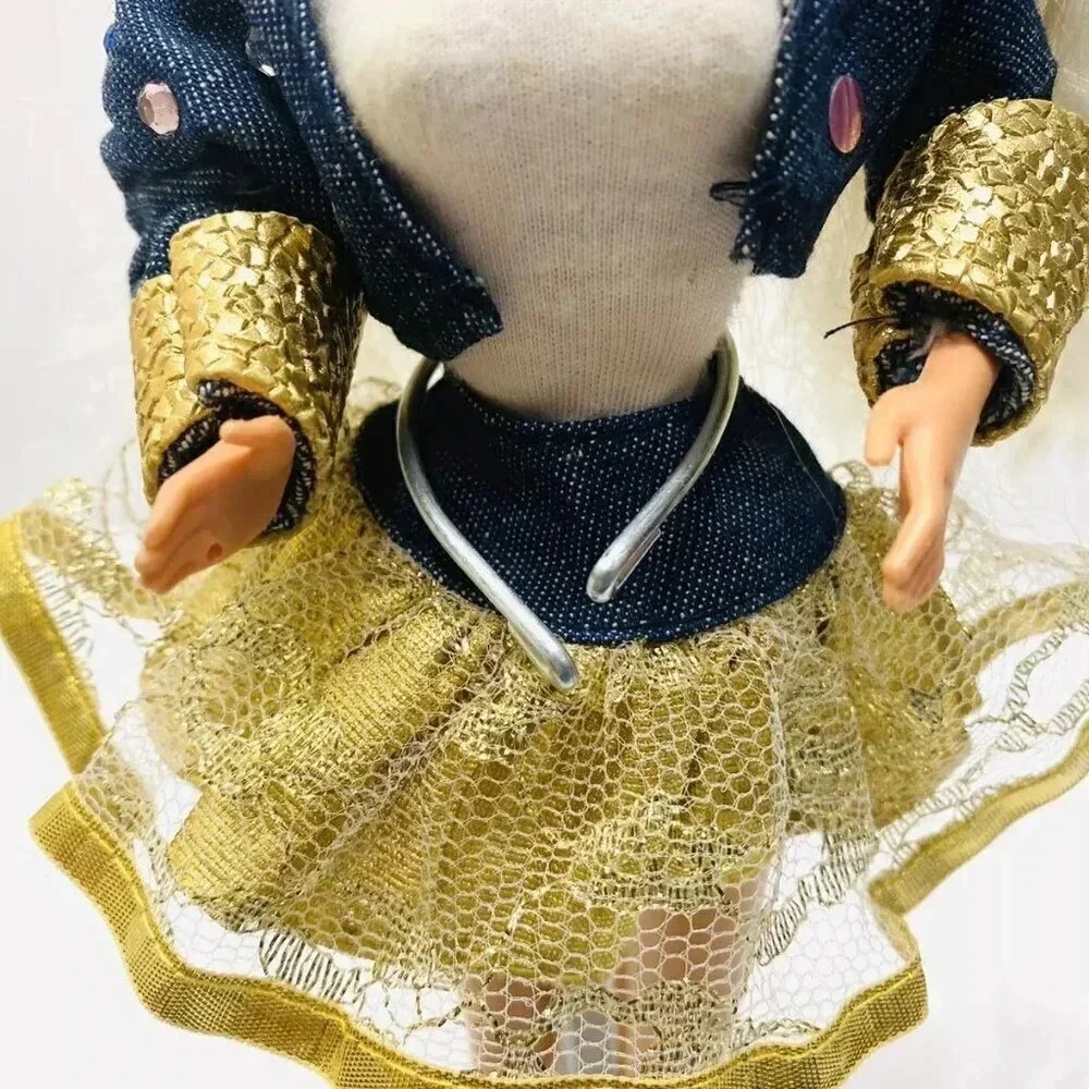 MATTEL BARBIE Doll Long Blond Hair Blue Eyes 12